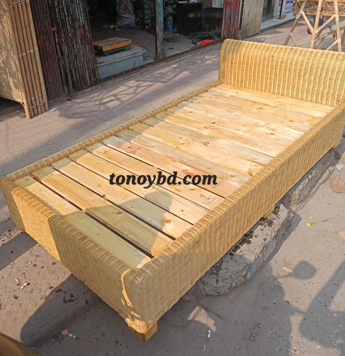 Luxury-Bed.jpg Indonesian Gulvukka Rattan Bed - Image 1
