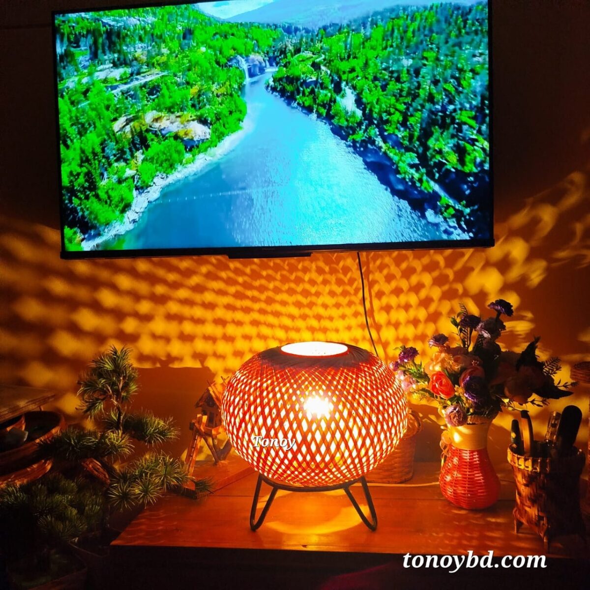 Simple-lamp-stand-3-1-e1759031425451.jpg Single Ball Lamp With Stand - Image 1